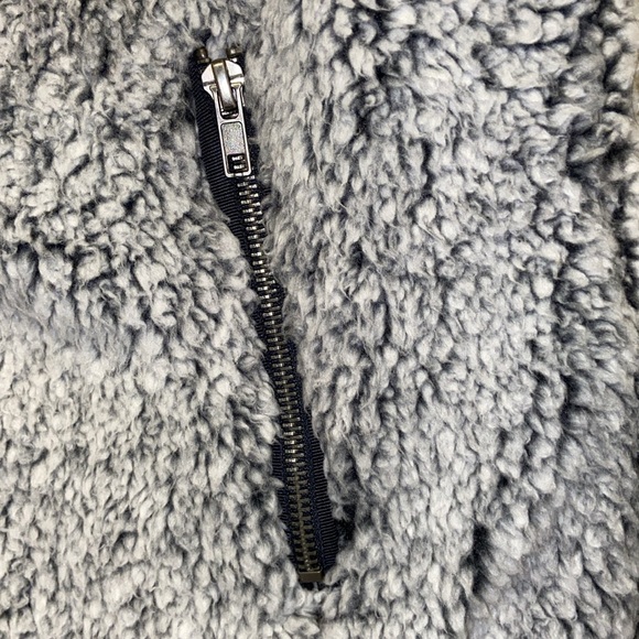 Love Tree Black White Gray Sherpa Zip Front Outdoor Cozy Cabincore Vest - Picture 3 of 7